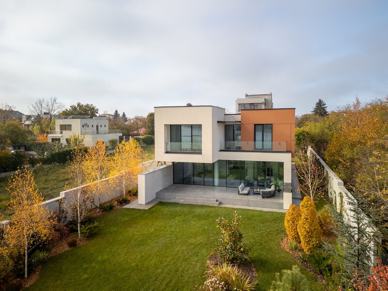 Smart-Home nZEB spectaculoasa Bucuresti Sector 1 cu deschidere lac -teren 2000mp