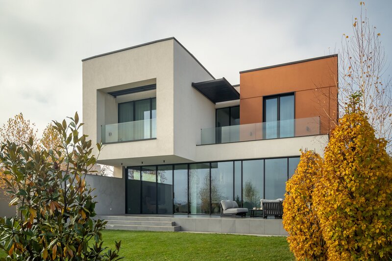 Smart-Home nZEB spectaculoasa Bucuresti Sector 1 cu deschidere lac -teren 2000mp