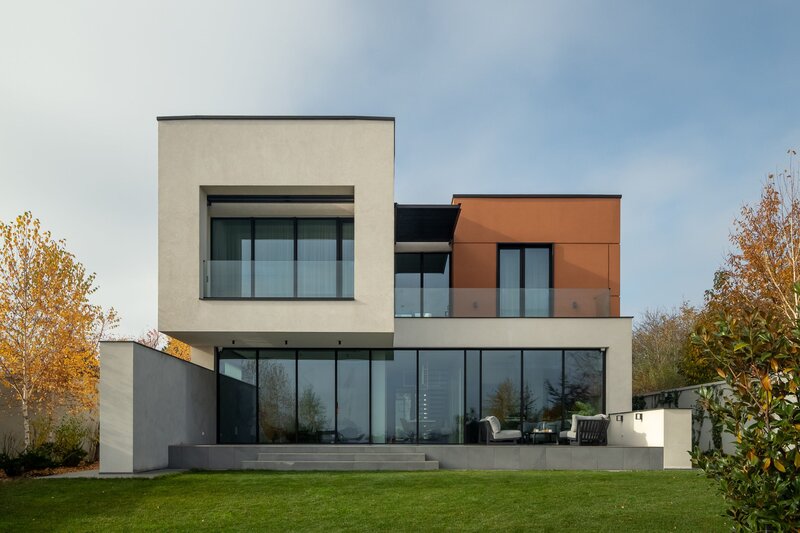 Smart-Home nZEB spectaculoasa Bucuresti Sector 1 cu deschidere lac -teren 2000mp